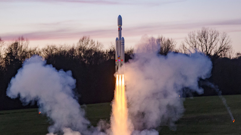 Статья &laquo;Действующая модель ракеты Falcon Heavy в масштабе 1 к 48&raquo; | автор перевода Андрей Климковский | NEANE Records