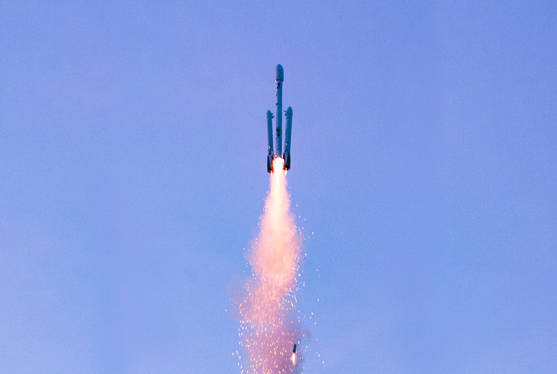 Статья &laquo;Действующая модель ракеты Falcon Heavy в масштабе 1 к 48&raquo; | автор перевода Андрей Климковский | NEANE Records